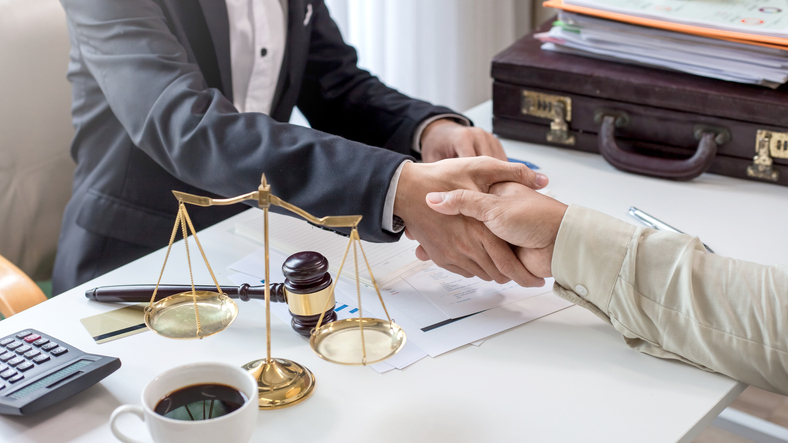 What Percentage Do Most Personal Injury Lawyers Take in Florida